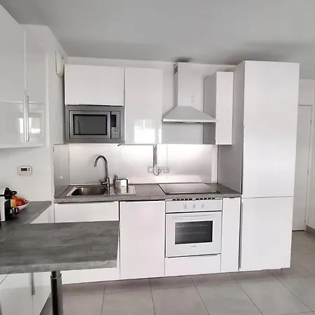 Beautiful 43m2 With Two Double Beds Everything Nearby