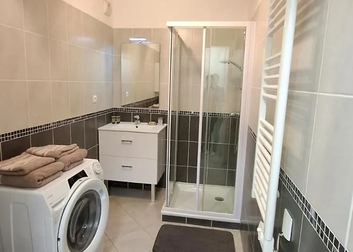 Beautiful 43m2 With Two Double Beds Everything Nearby Nice