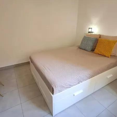 Beautiful 43m2 With Two Double Beds Everything Nearby Appartamento *